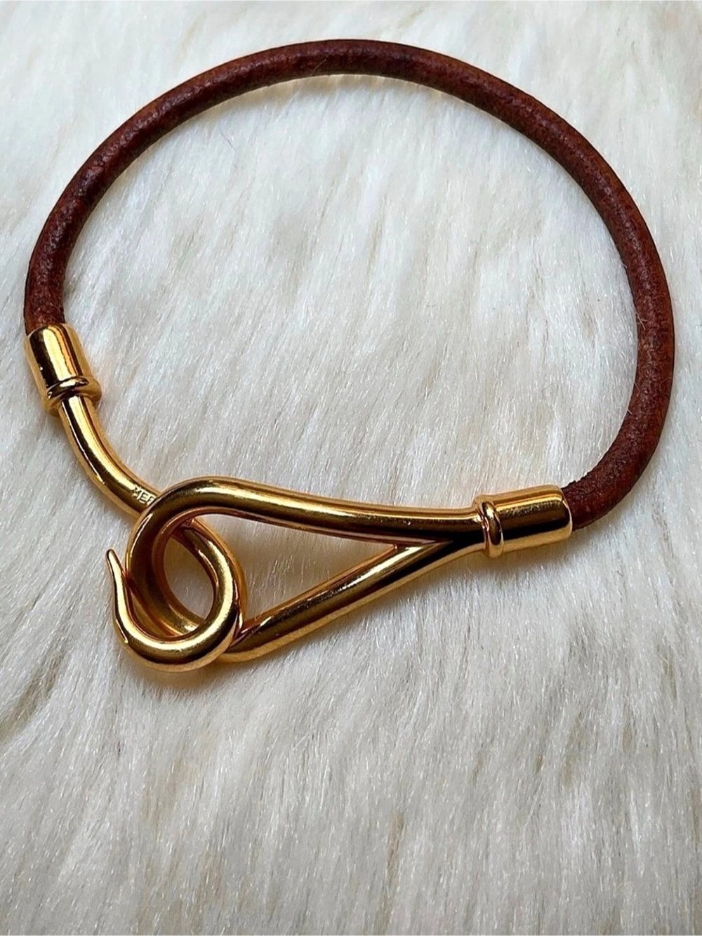Hermès Jumbo Hook Bracelet Brown Leather Gold-Tone Clasp
